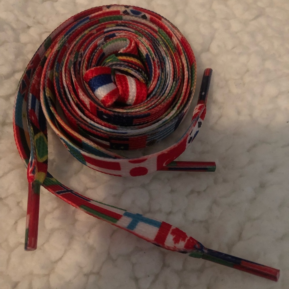 Design shoe laces - different countries